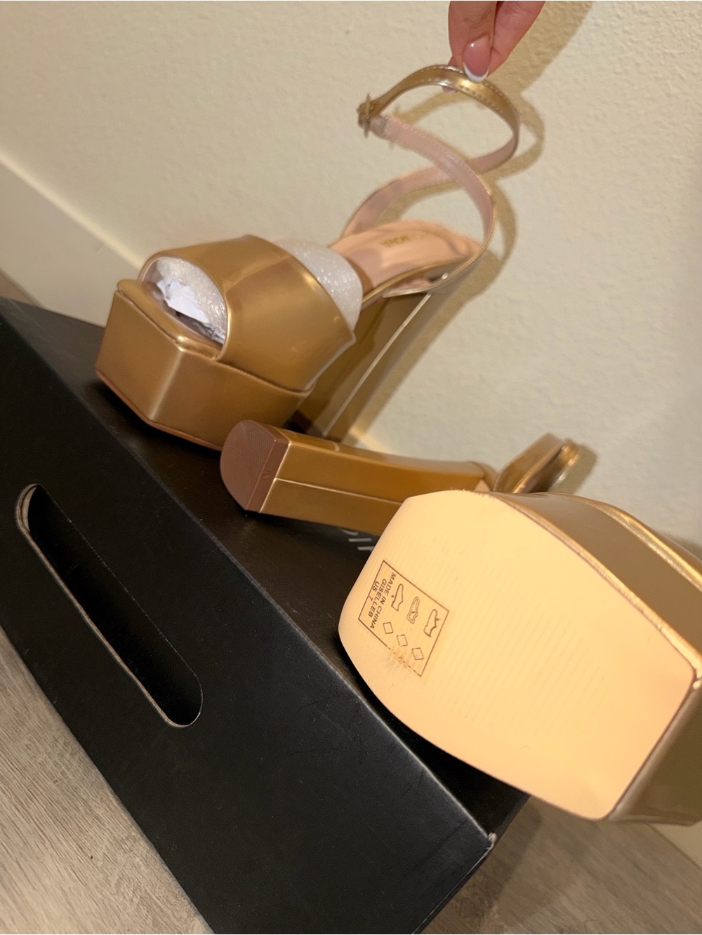 Fashion Nova Metallic Gold Platform Block Heel Sandals - Picture 3 of 3